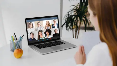 Perbedaan Offline dan Online dalam Kelas Pelatihan